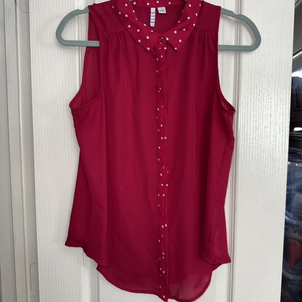 Elle top sleeveless‎ Fuchsia/Red Size S Button Down  Round Tail 4910